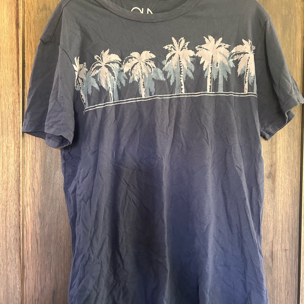 NWOT Chaser Navy Palm Tree Short Sleeve Tee